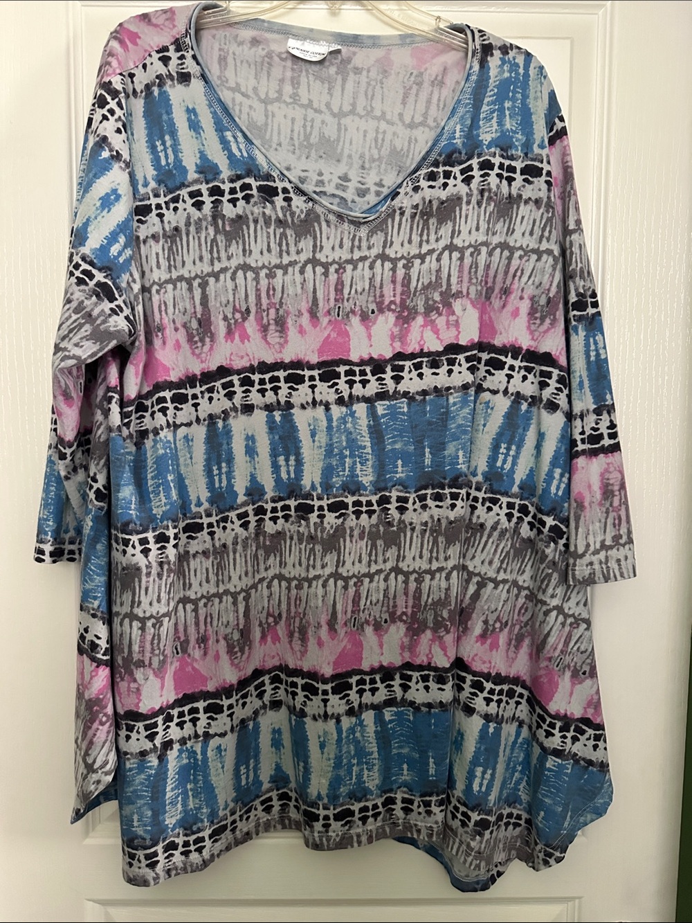 V-Neck Printed Tunic Top in Blue, Pink & Gray